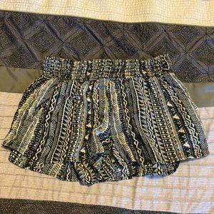 Stretchy cotton shorts